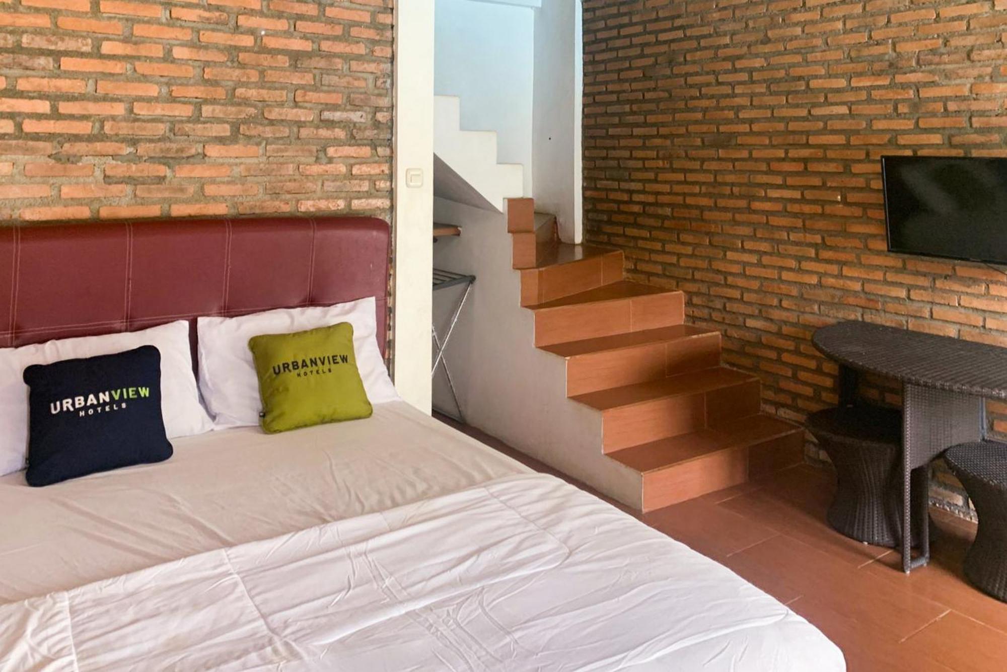 Urbanview Hotel Villa Q Gisting Bandjarnegeri Exterior foto