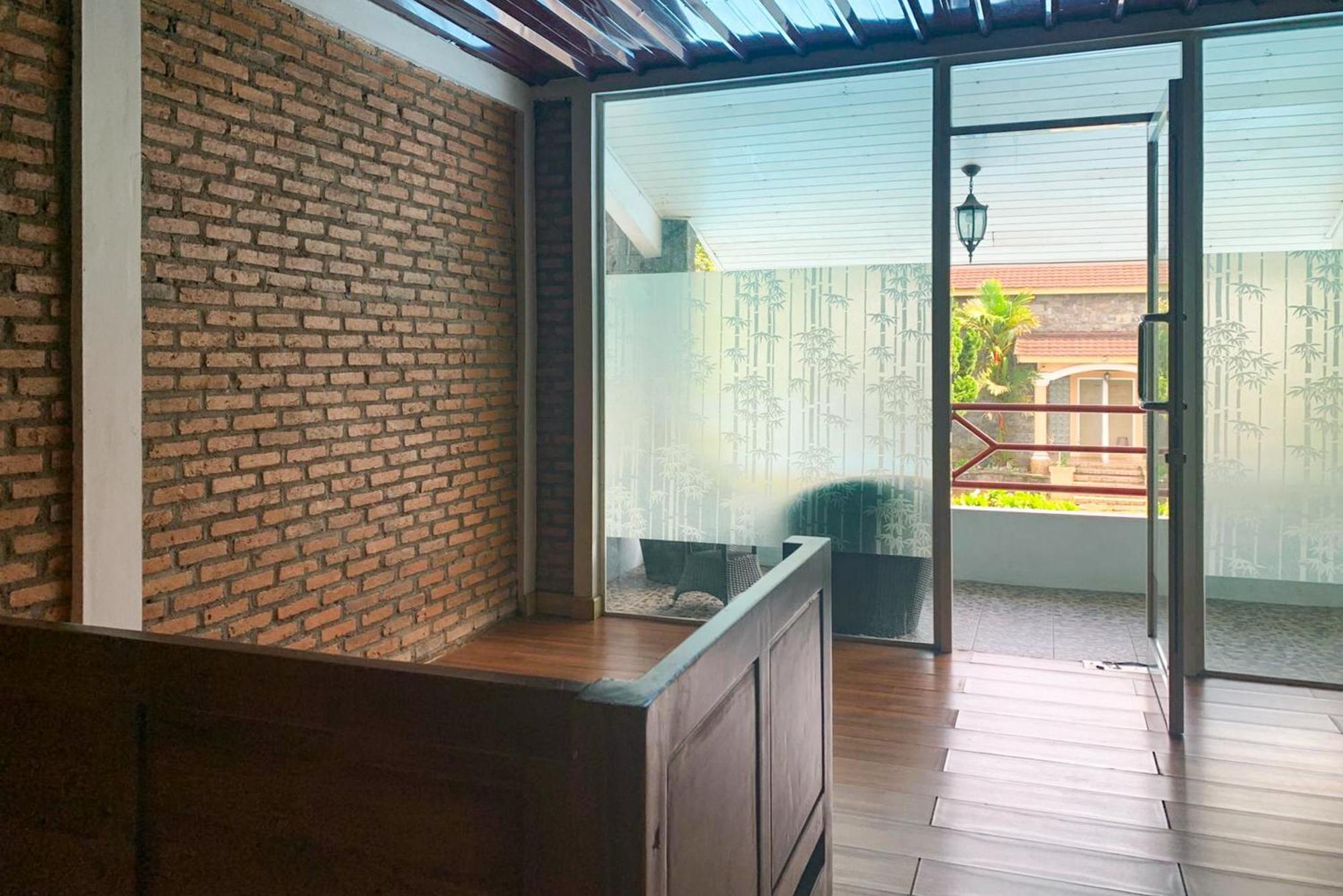 Urbanview Hotel Villa Q Gisting Bandjarnegeri Exterior foto